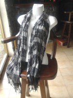 BUFANDA GIRL JV-Karegui Negra  (VEF = Bs.). ACEPTAMOS PAYPAL